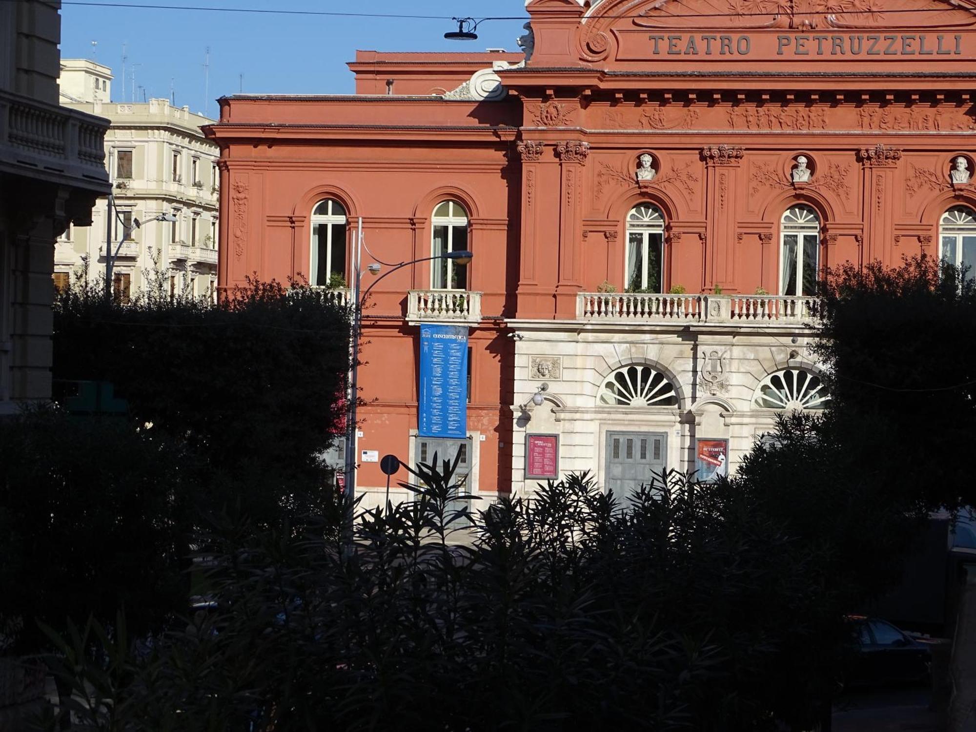 Al Teatro Rooms Μπάρι Εξωτερικό φωτογραφία
